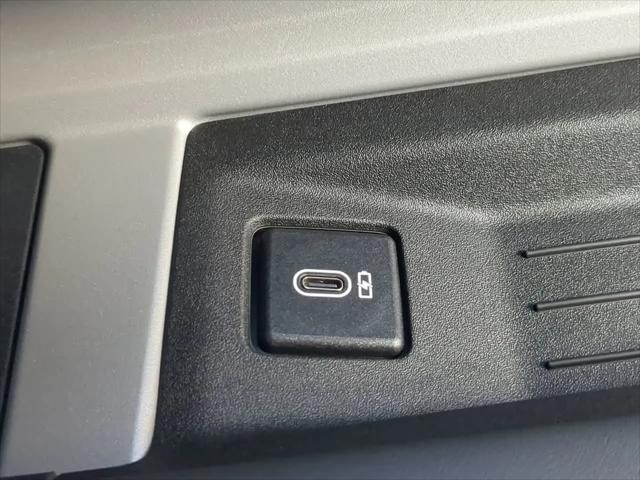2026 Land Rover Defender P635 OCTA