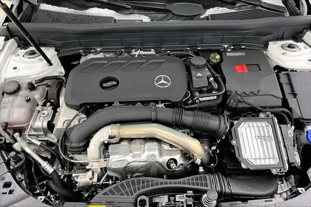 2026 Mercedes-Benz GLB 4MATIC