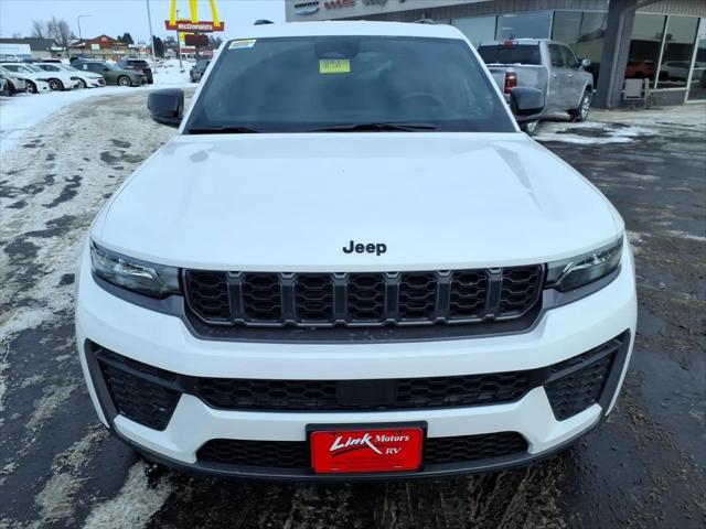 2026 Jeep Grand Cherokee Altitude 4x4