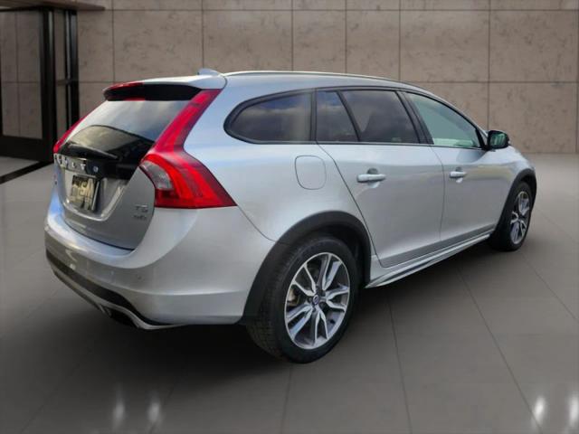 2016 Volvo V60 Cross Country T5 Platinum
