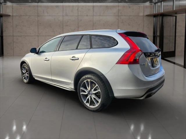 2016 Volvo V60 Cross Country T5 Platinum