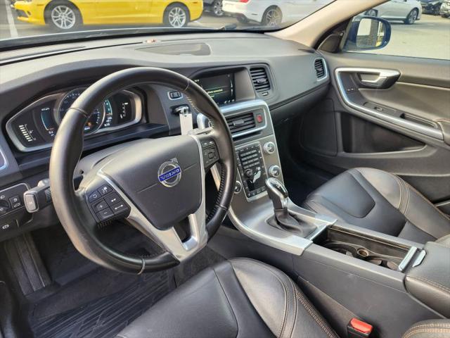 2016 Volvo V60 Cross Country T5 Platinum