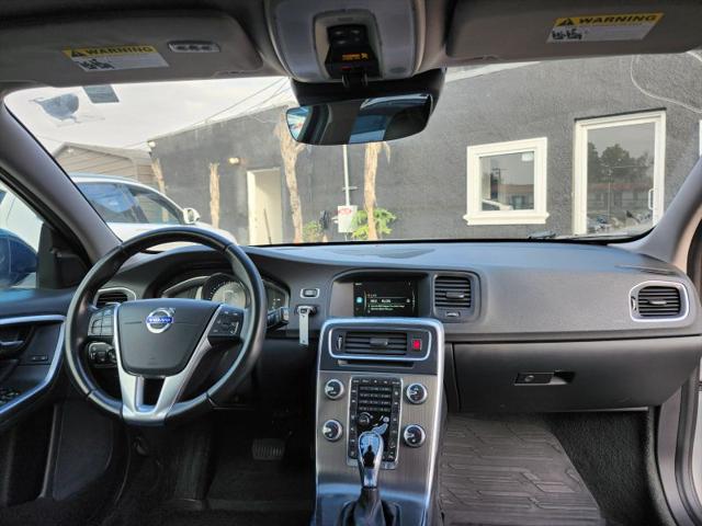 2016 Volvo V60 Cross Country T5 Platinum