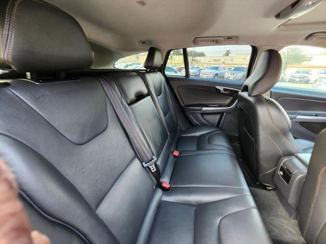 2016 Volvo V60 Cross Country T5 Platinum