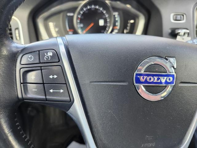 2016 Volvo V60 Cross Country T5 Platinum