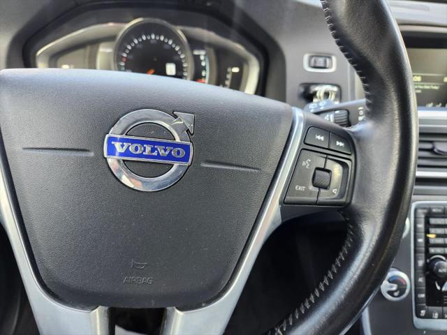 2016 Volvo V60 Cross Country T5 Platinum
