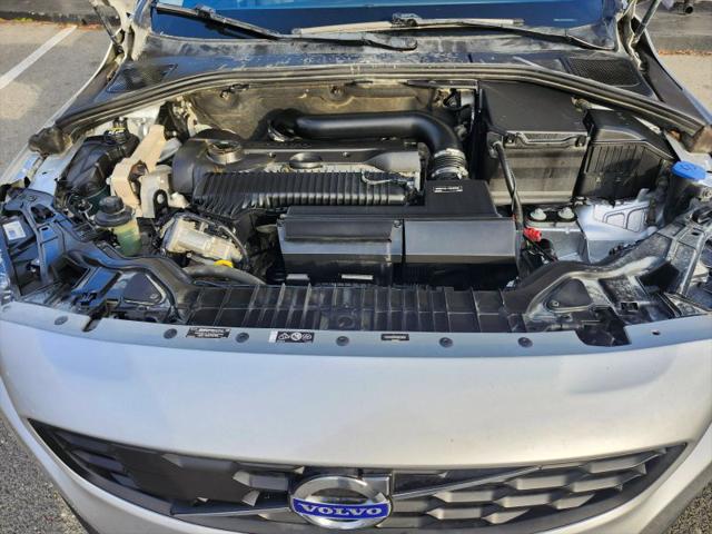 2016 Volvo V60 Cross Country T5 Platinum