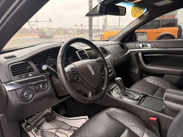 2015 Lincoln MKS Base