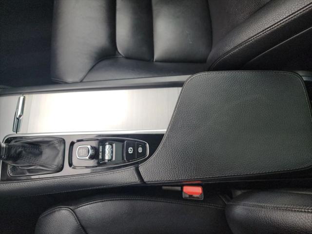 2018 Volvo XC90 T5 Momentum