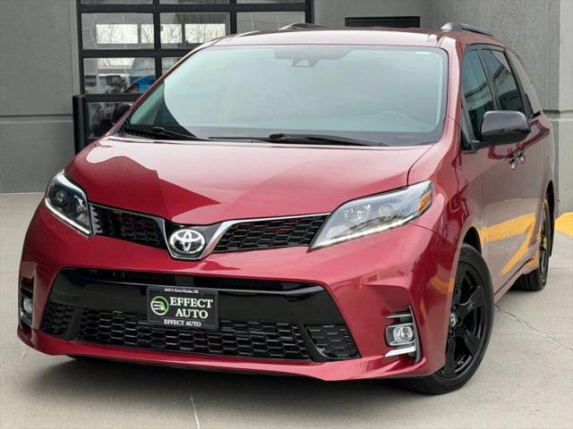 2020 Toyota Sienna SE