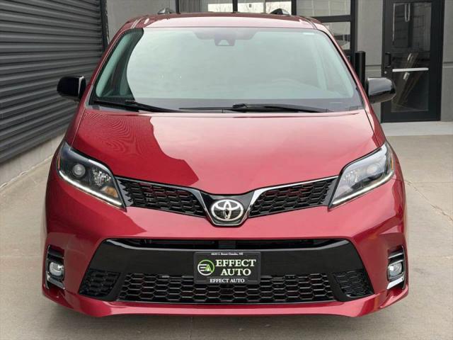 2020 Toyota Sienna SE