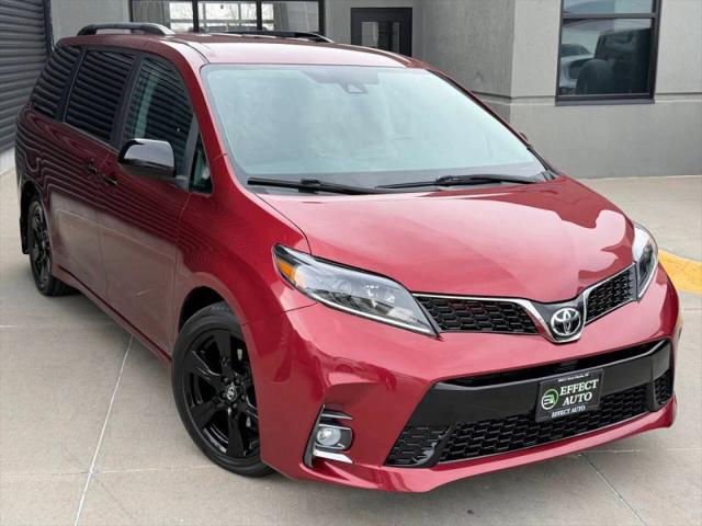 2020 Toyota Sienna SE