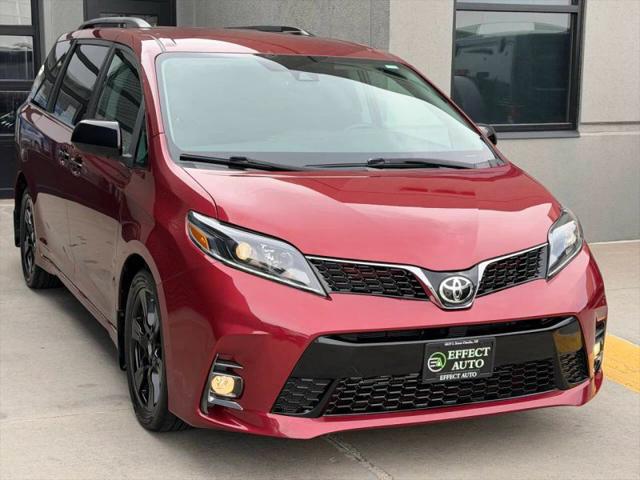 2020 Toyota Sienna SE