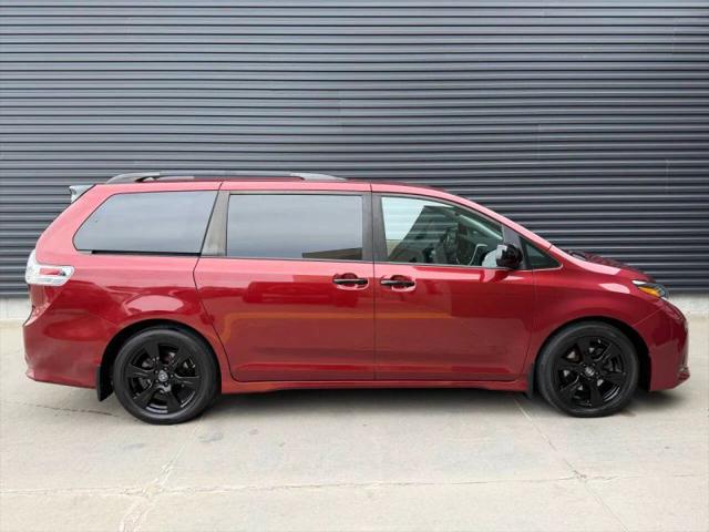 2020 Toyota Sienna SE