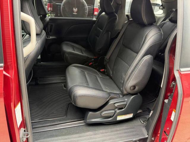 2020 Toyota Sienna SE