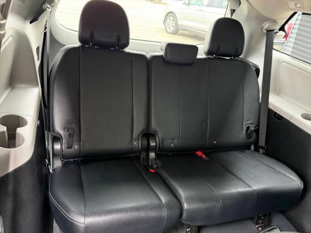 2020 Toyota Sienna SE
