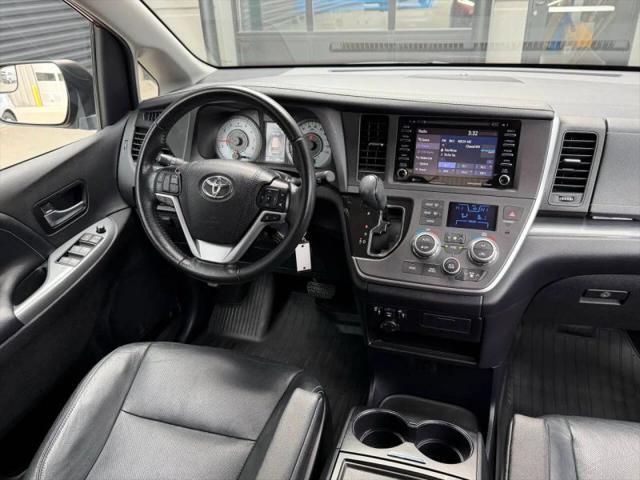 2020 Toyota Sienna SE