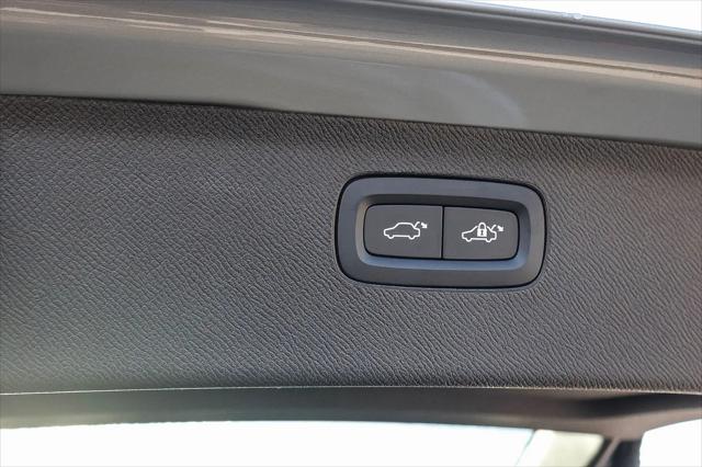 2026 Volvo XC90 Plug-In Hybrid Plus, T8 AWD, Electric/Gasoline, Bright, 7 Seats