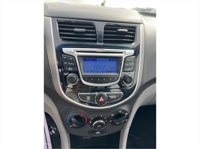 2013 Hyundai Accent SE