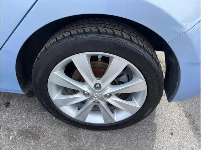 2013 Hyundai Accent SE