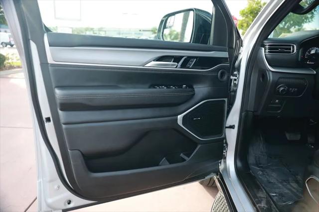 2026 Jeep Grand Wagoneer L 4x2