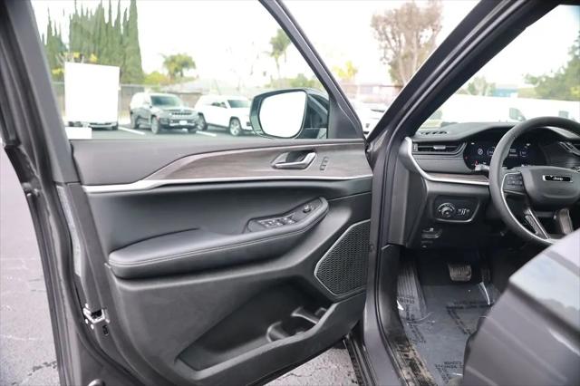 2026 Jeep Grand Cherokee Limited 4x2