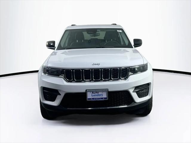 2023 Jeep Grand Cherokee Laredo 4x4