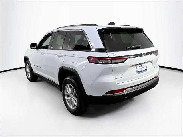 2023 Jeep Grand Cherokee Laredo 4x4