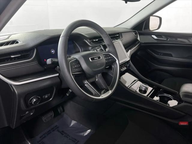 2023 Jeep Grand Cherokee Laredo 4x4
