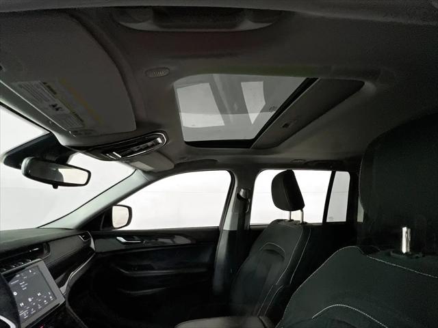 2023 Jeep Grand Cherokee Laredo 4x4