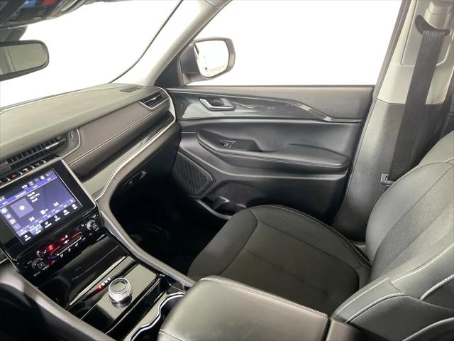 2023 Jeep Grand Cherokee Laredo 4x4