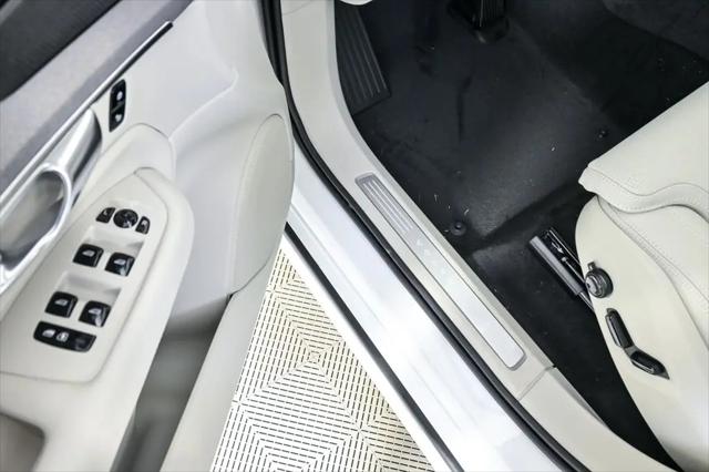2026 Volvo XC90 Ultra, B6 AWD Gas (mild hybrid), Gasoline, Bright, 7 Seats