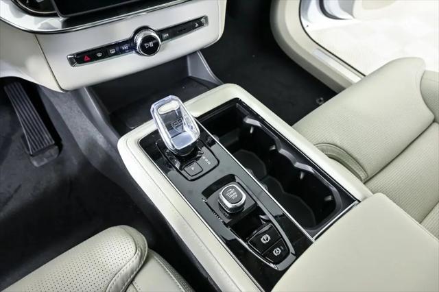 2026 Volvo XC90 Ultra, B6 AWD Gas (mild hybrid), Gasoline, Bright, 7 Seats