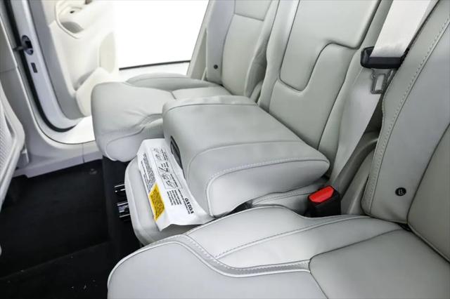 2026 Volvo XC90 Ultra, B6 AWD Gas (mild hybrid), Gasoline, Bright, 7 Seats