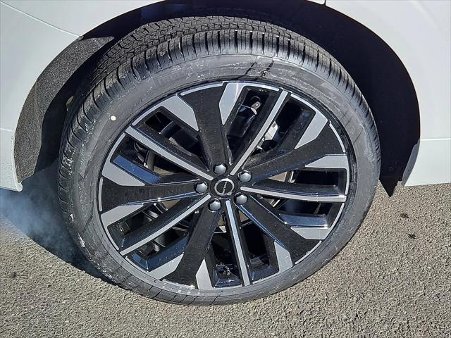 2026 Volvo XC60 Plug-In Hybrid Ultra, T8 AWD Electric/Gasoline, Dark