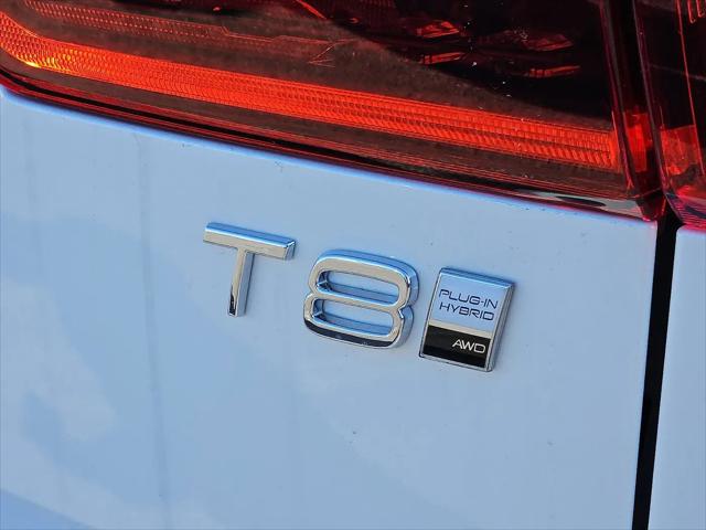 2026 Volvo XC60 Plug-In Hybrid Ultra, T8 AWD Electric/Gasoline, Dark