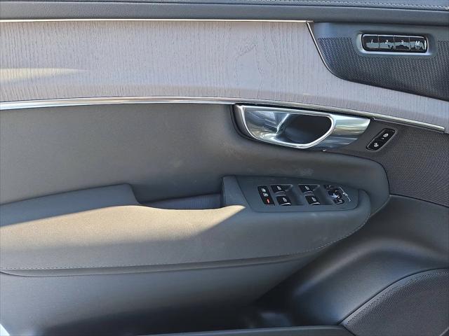 2026 Volvo XC90 Ultra, B6 AWD Gas (mild hybrid), Gasoline, Bright, 7 Seats