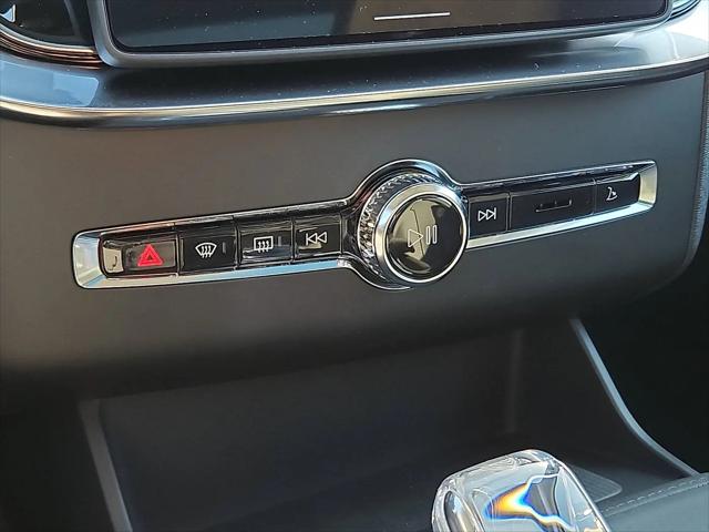 2026 Volvo XC90 Ultra, B6 AWD Gas (mild hybrid), Gasoline, Bright, 7 Seats