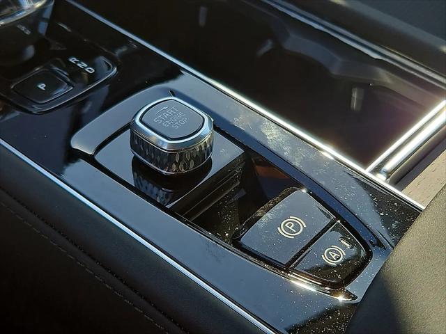 2026 Volvo XC90 Ultra, B6 AWD Gas (mild hybrid), Gasoline, Bright, 7 Seats