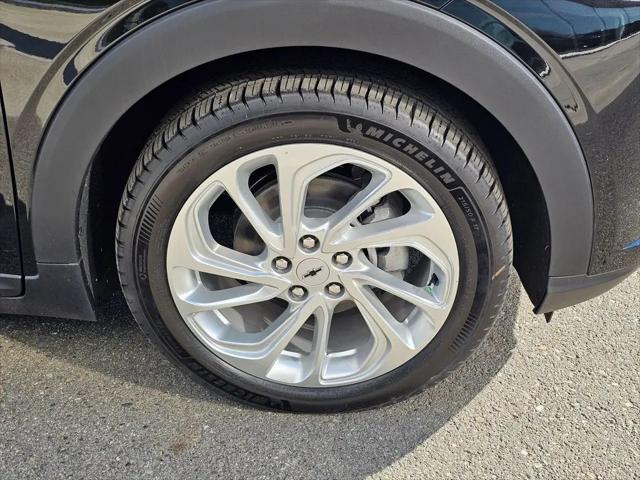 2027 Chevrolet Bolt LT FWD
