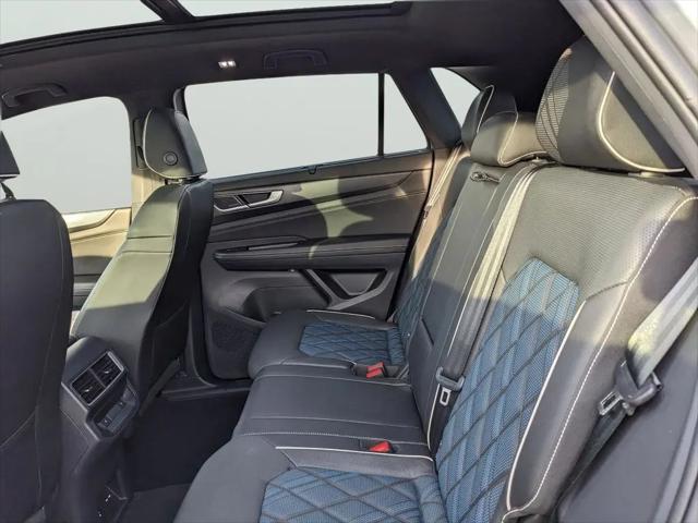 2025 Volkswagen Atlas Cross Sport 2.0T SEL Premium R-Line