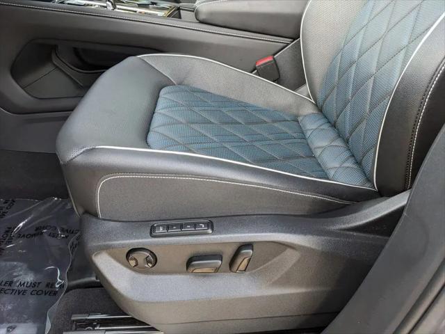 2025 Volkswagen Atlas Cross Sport 2.0T SEL Premium R-Line
