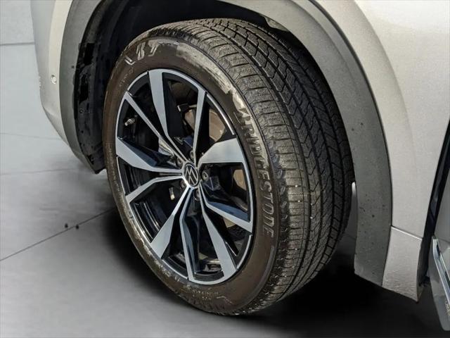 2025 Volkswagen Atlas Cross Sport 2.0T SEL Premium R-Line