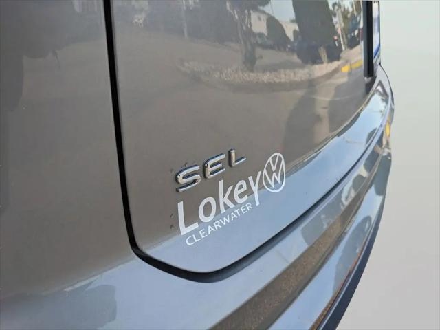 2025 Volkswagen Atlas Cross Sport 2.0T SEL Premium R-Line