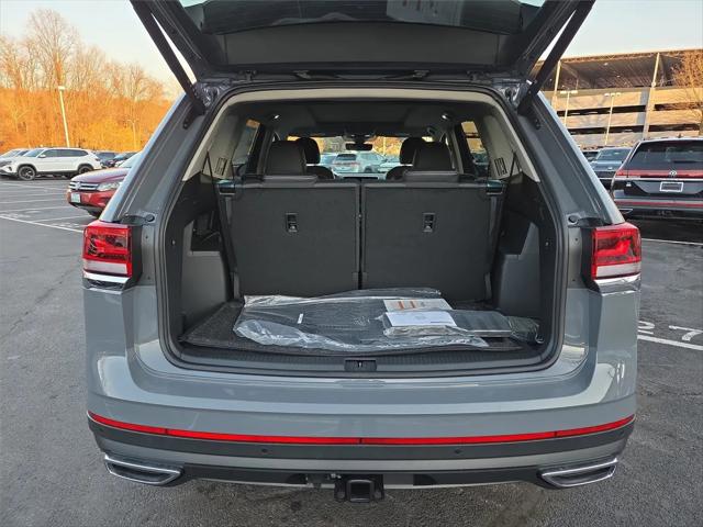 2026 Volkswagen Atlas SE with Technology