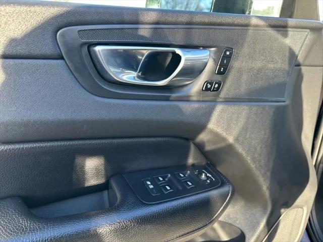 2021 Volvo XC60 T6 Momentum