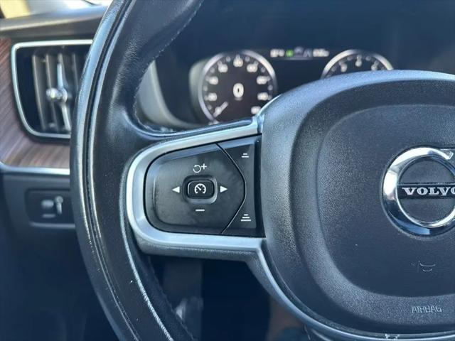 2021 Volvo XC60 T6 Momentum