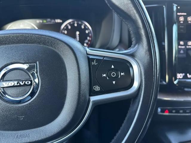 2021 Volvo XC60 T6 Momentum