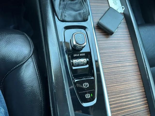 2021 Volvo XC60 T6 Momentum