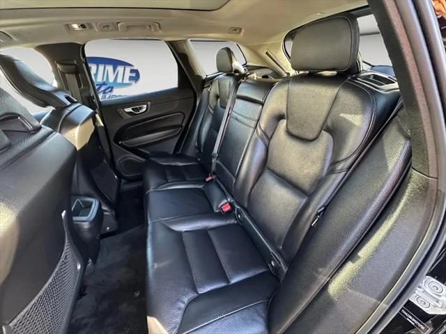 2021 Volvo XC60 T6 Momentum